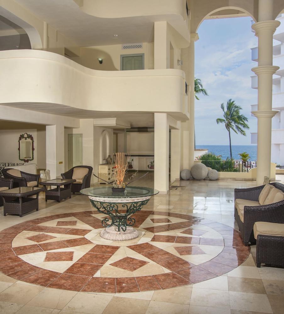 Tropicana Hotel Puerto Vallarta Exterior photo
